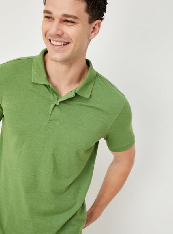 Men Solid Slim Fit Polo T-shirt