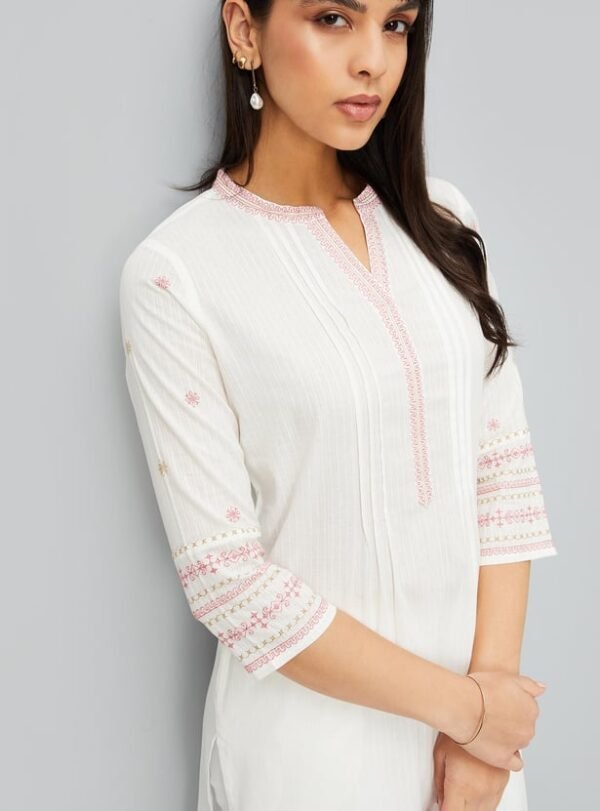 Embroidered Kurta with Pocket Detail for Women