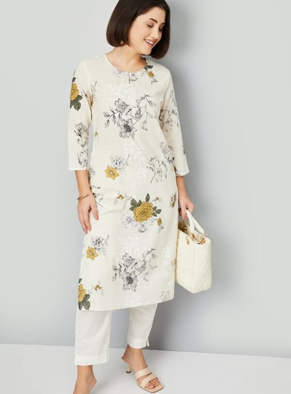 Ladies Straight Kurta Featuring a Floral Pattern