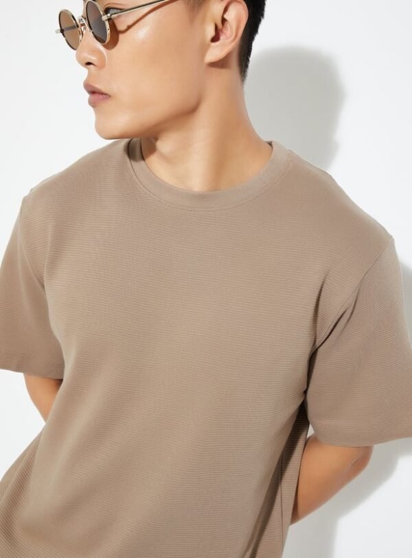 URB_N Men Textured T-shirt
