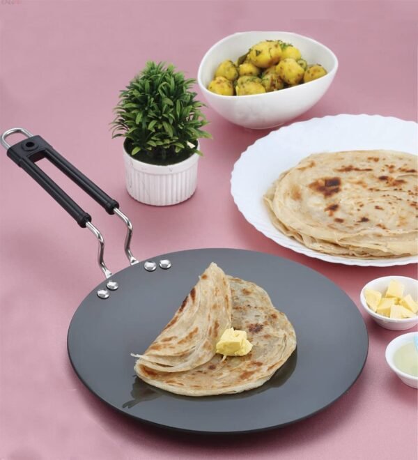 Black 24.5 Cm Roti Tawa with Bakelite Wire Handle